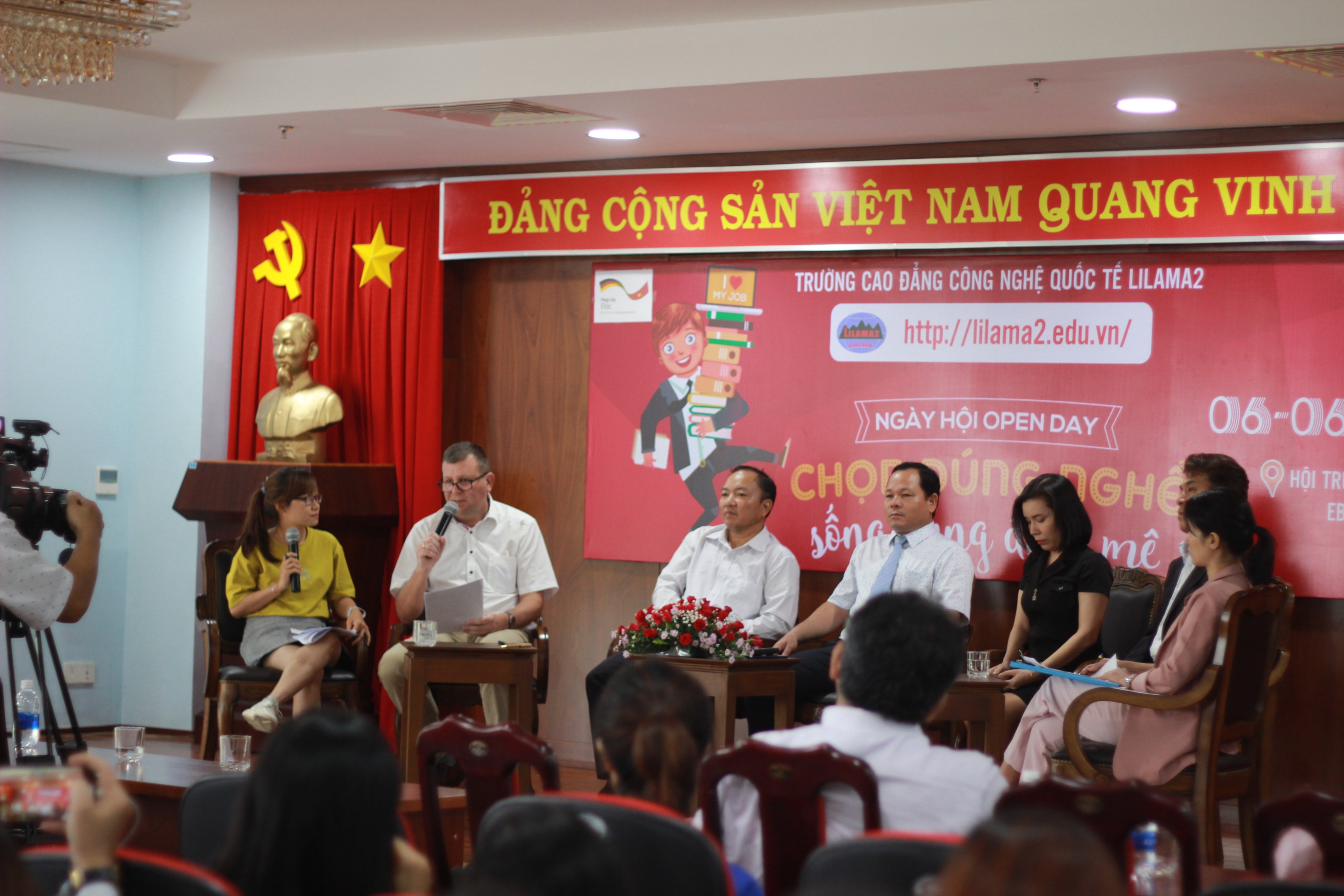 Ngày hội tư vấn tuyển sinh cho học sinh đến từ Lâm Hà, Lâm Đồng