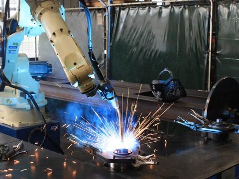 Hàn robot ( Robot welding operator )